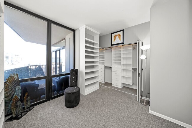 Building Photo - 435 W Erie St