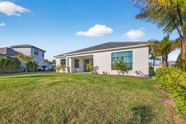 Building Photo - 11460 SW Pietra Wy