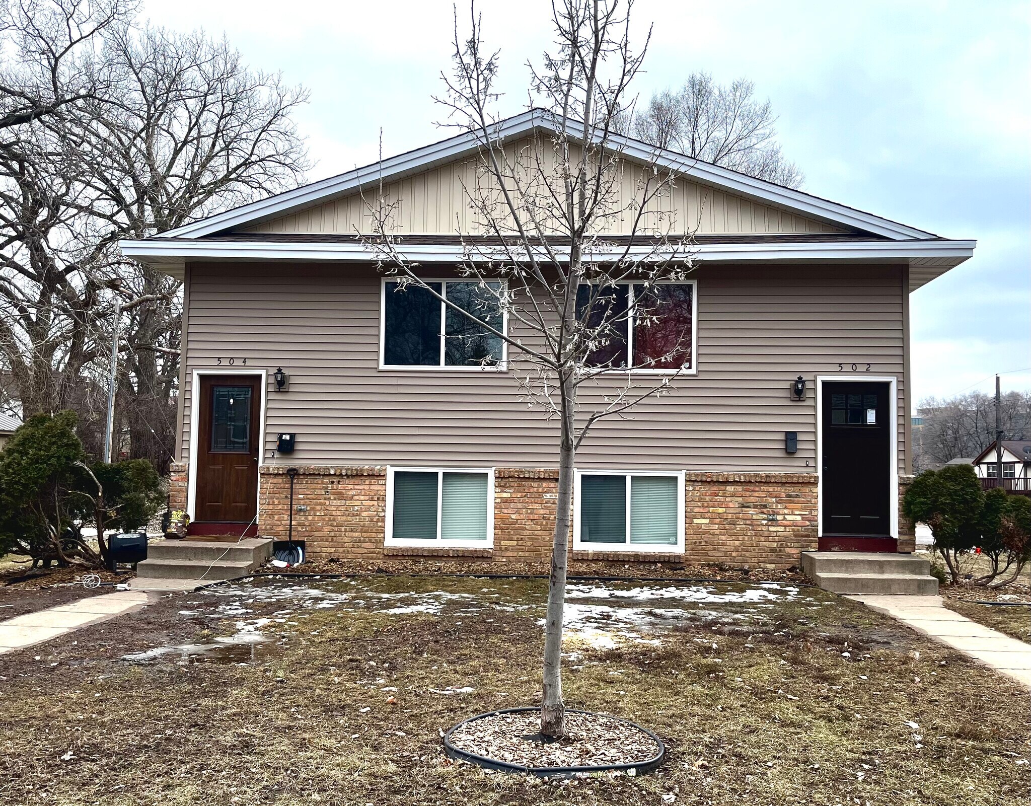 Building Photo - 502 Sunnyside Ln