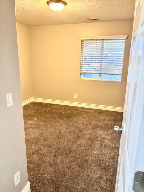 Building Photo - 126 E Resaca Dr