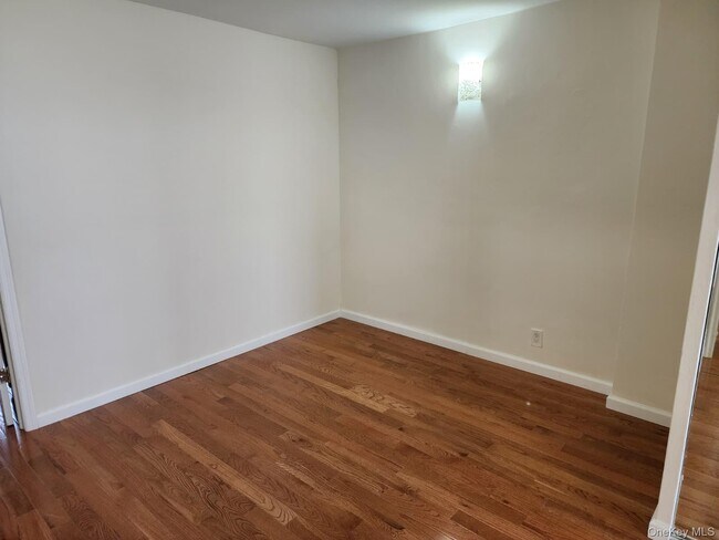 Building Photo - 61-45 98th St