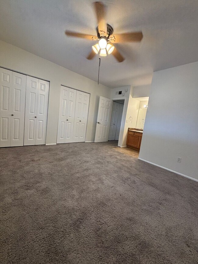 Building Photo - 1050 S Stapley Dr