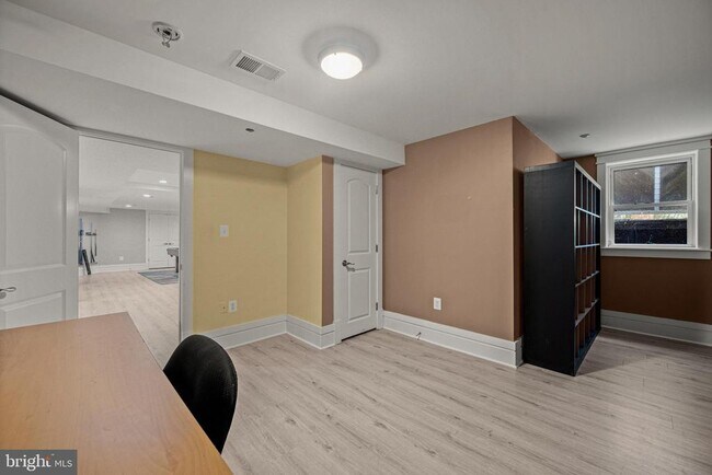 Building Photo - 9715 Singleton Dr