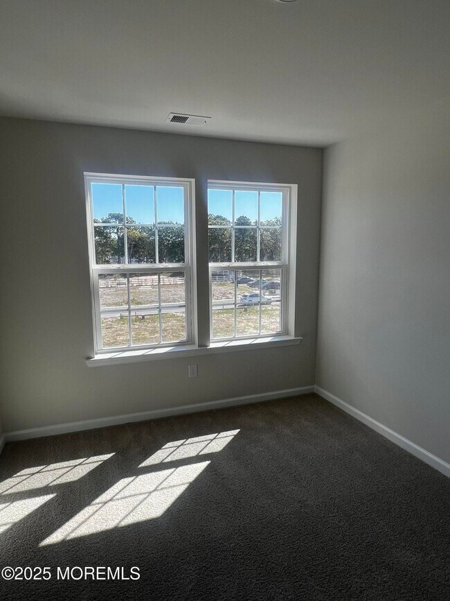 Building Photo - 10 Baybreeze Dr