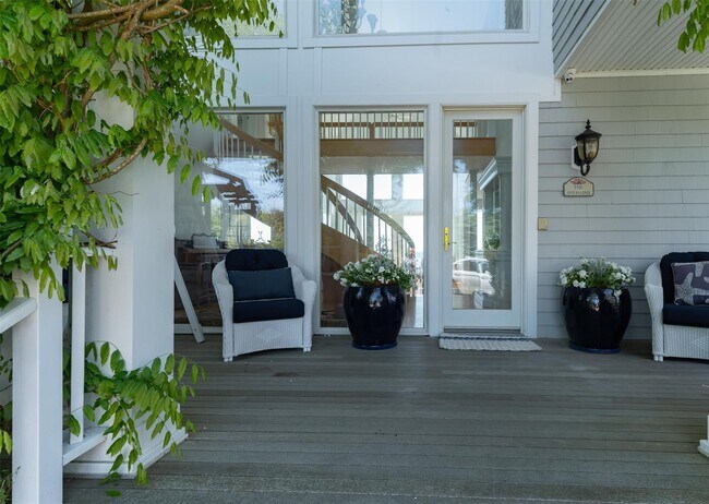 Building Photo - 390 Old Montauk Hwy