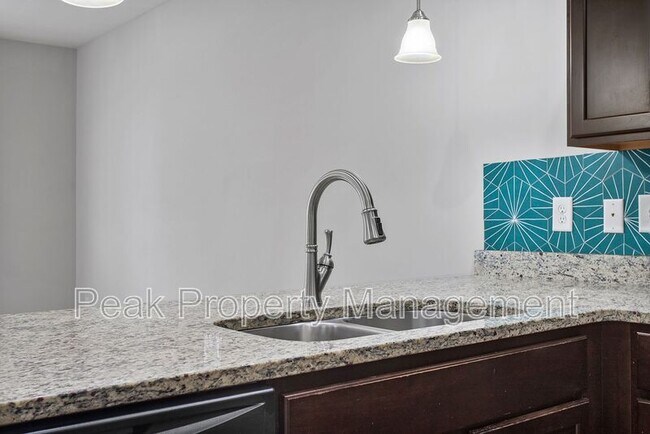 Building Photo - 2104 E Broad St