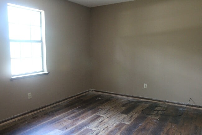 Building Photo - 2725 Yorktown Ave