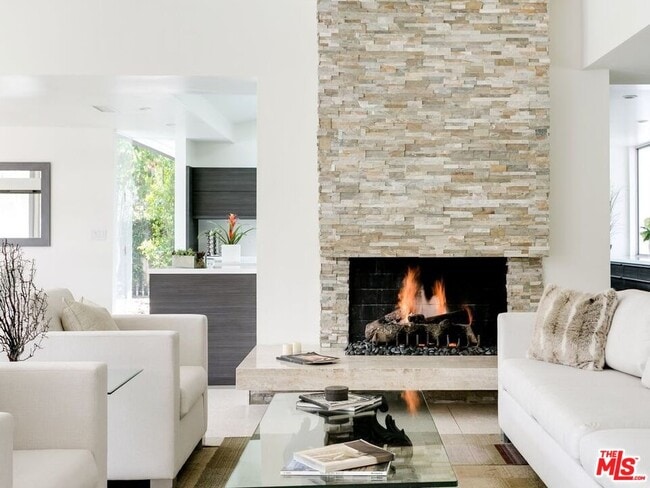 Building Photo - 5470 Katherine Ave