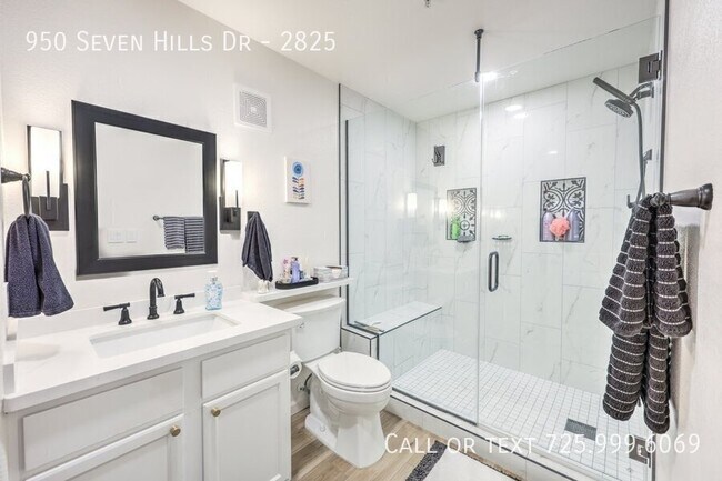 Building Photo - 950 Seven Hills Dr