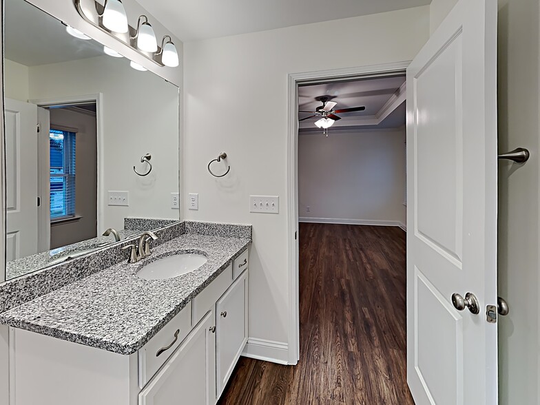 Building Photo - 3204 Brierhill Rd