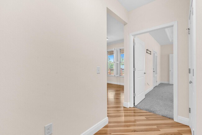 Building Photo - 4782 Primrose St