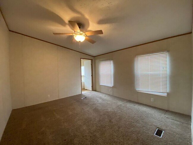 Building Photo - Great location on Monkey Island at Grand Lake!