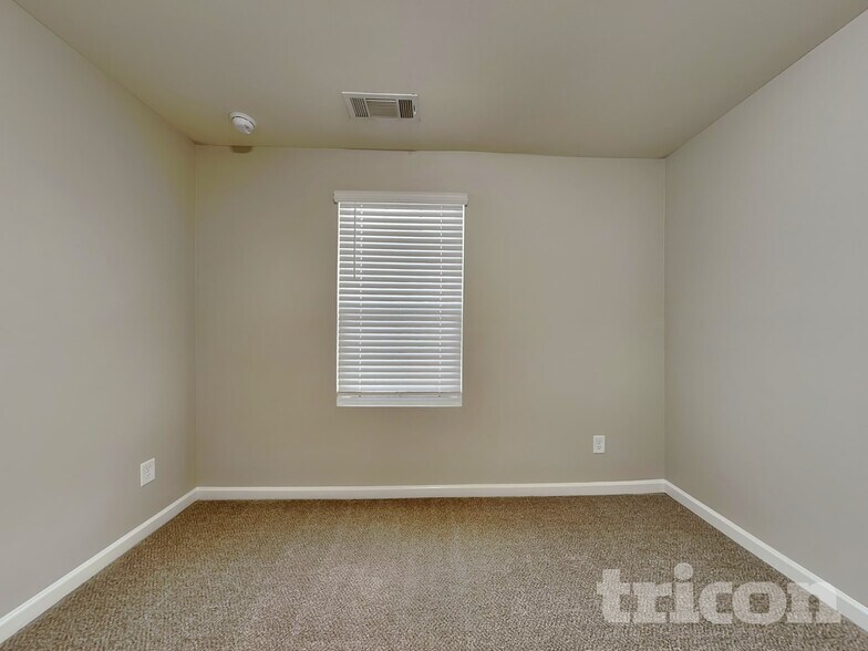 Building Photo - 2137 Hudson Dr