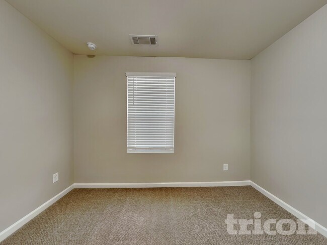 Building Photo - 2137 Hudson Dr