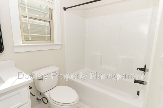 Building Photo - 65 Morning Mist Dr