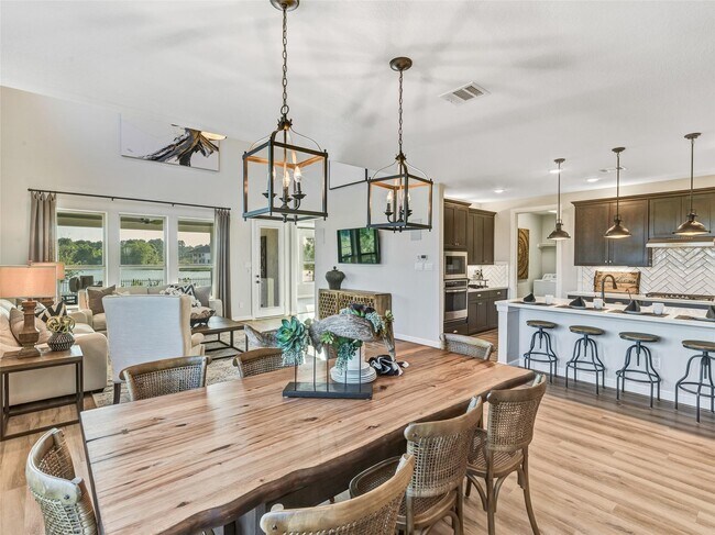 Building Photo - 11 Shumard Oak Dr
