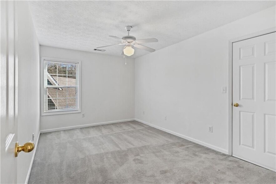 Building Photo - 2179 Mainsail Dr NE