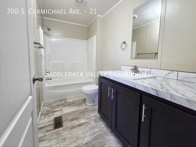 Building Photo - 700 S Carmichael Ave