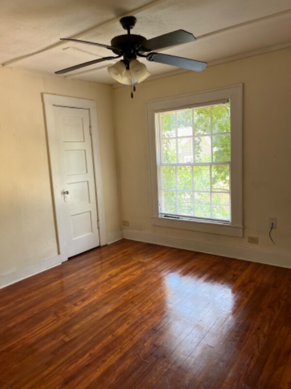 Building Photo - 608 Price St