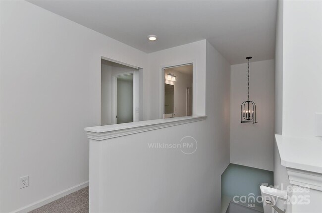Building Photo - 561 Scotch Meadows Loop