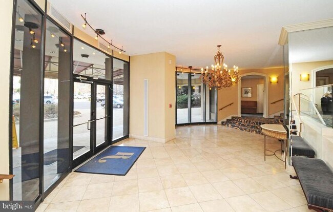 Building Photo - 8370 Greensboro Dr