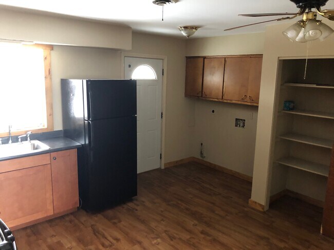 Building Photo - 4305 Sioux Ln