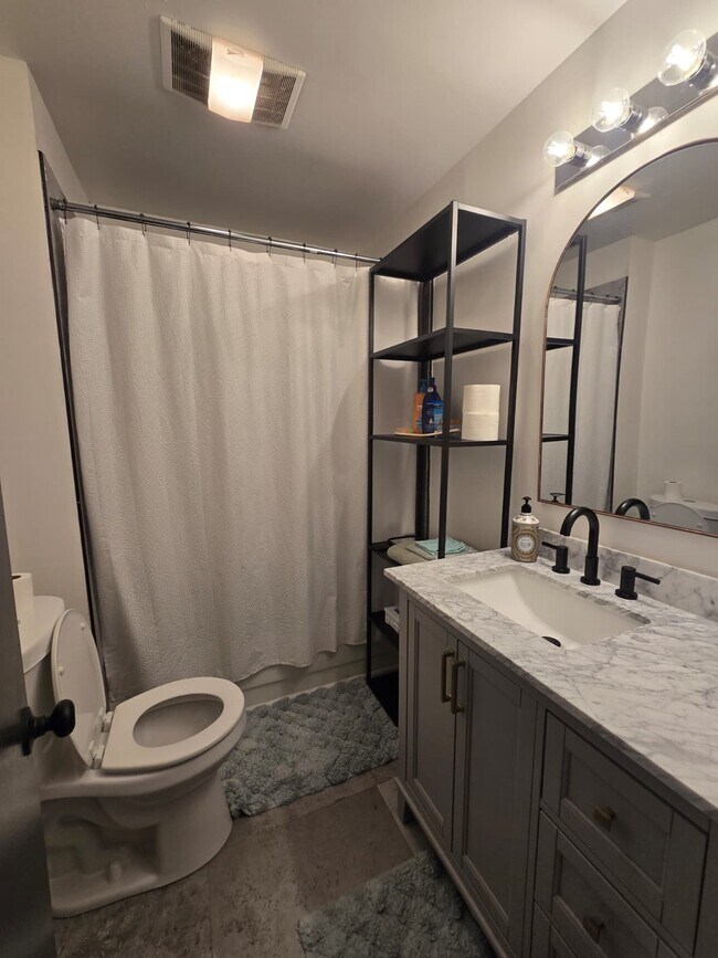 Building Photo - 224 Finley Ave