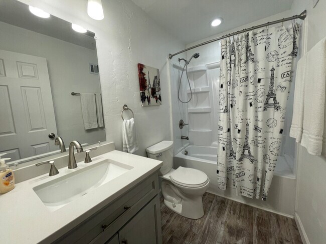 Building Photo - 915 W Weiland Ave