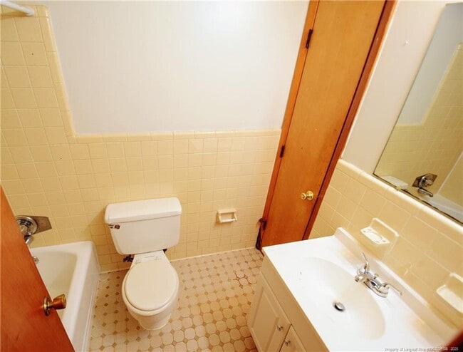 Building Photo - 4738 Rosehill Rd