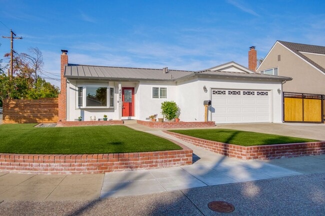 Building Photo - Stylish San Jose Home and Private Yard