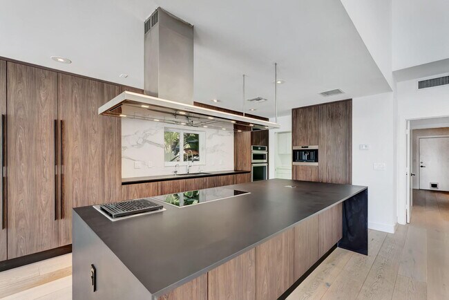 Building Photo - 1026 Seasage Dr
