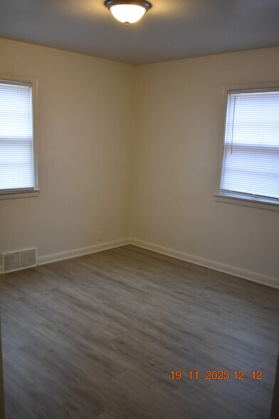 Building Photo - 5321 Pratt St