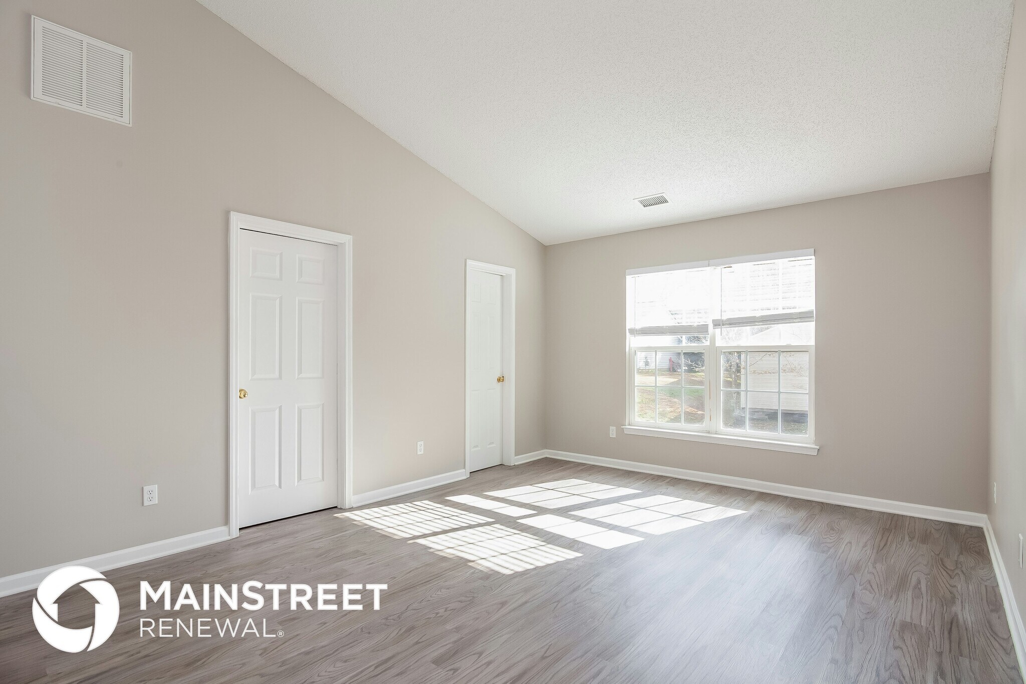 Building Photo - 205 Markham Dr