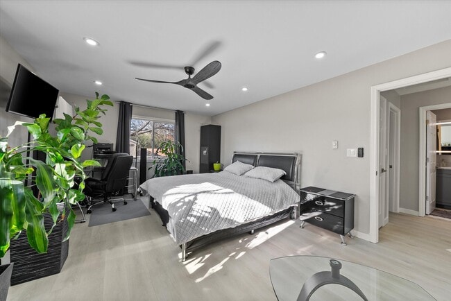 Building Photo - N20W5343 Pierce Ct