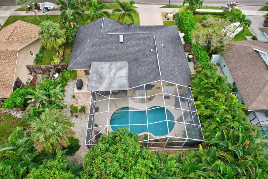 Building Photo - 2548 River Reach Dr