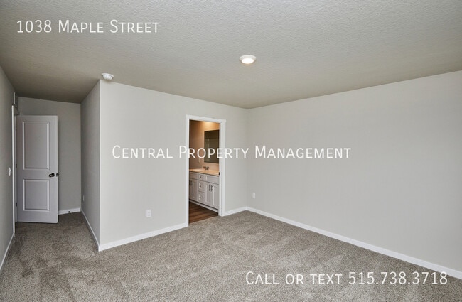 Building Photo - 1038 Maple St