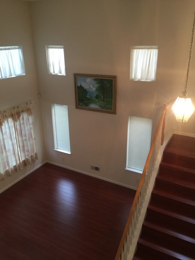 Building Photo - 2340 Pacifica Ct