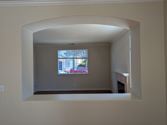 Building Photo - 2228 Lenox Plz