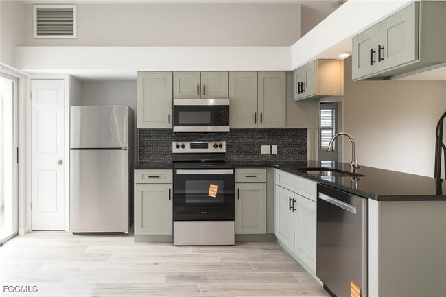 Building Photo - 12743 Brewster Dr