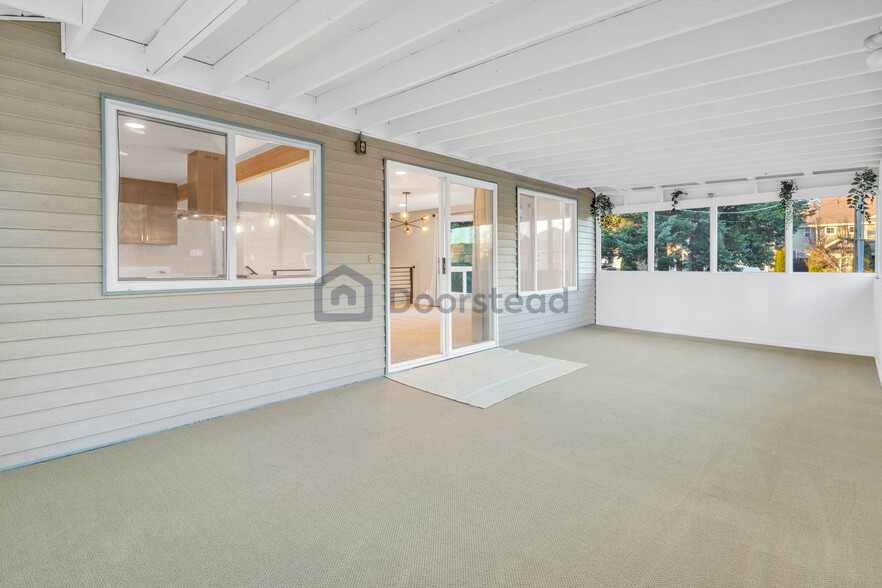 Building Photo - 4103 NE 2nd Pl