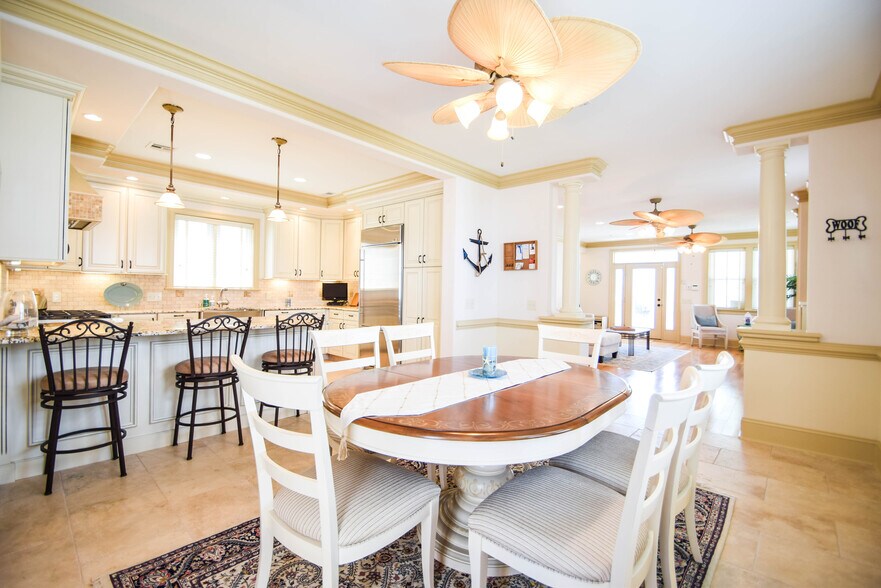 Building Photo - 11 S 31st Ave