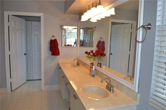 Building Photo - 11840 NW 55th St