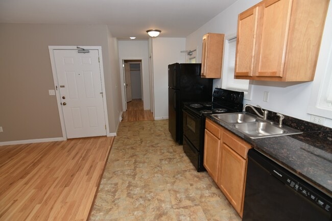 Building Photo - 2625 3rd Ave