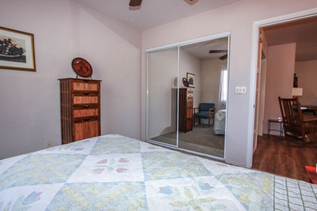 Building Photo - Partially Furnished 2 bedroom 2 bath condo