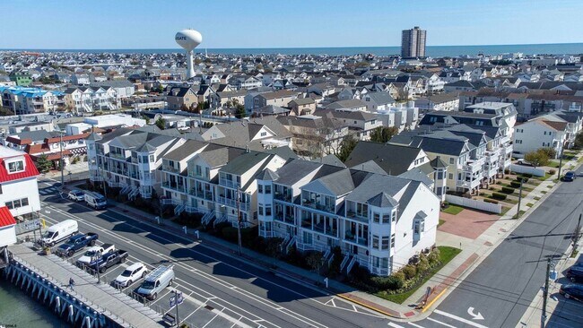 Building Photo - 9416 Amherst Ave