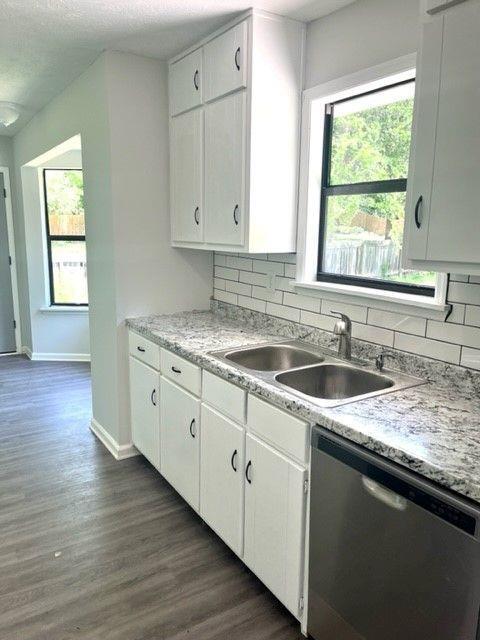 Building Photo - 8156 Sunnydale Ln