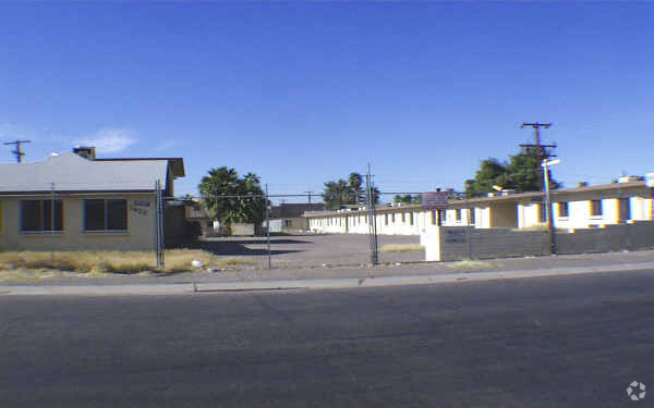 Building Photo - Sunrise Circle