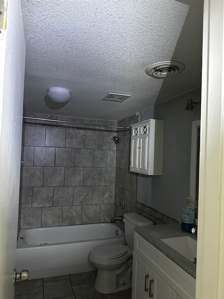 Primary Photo - 205 Edgewood Dr