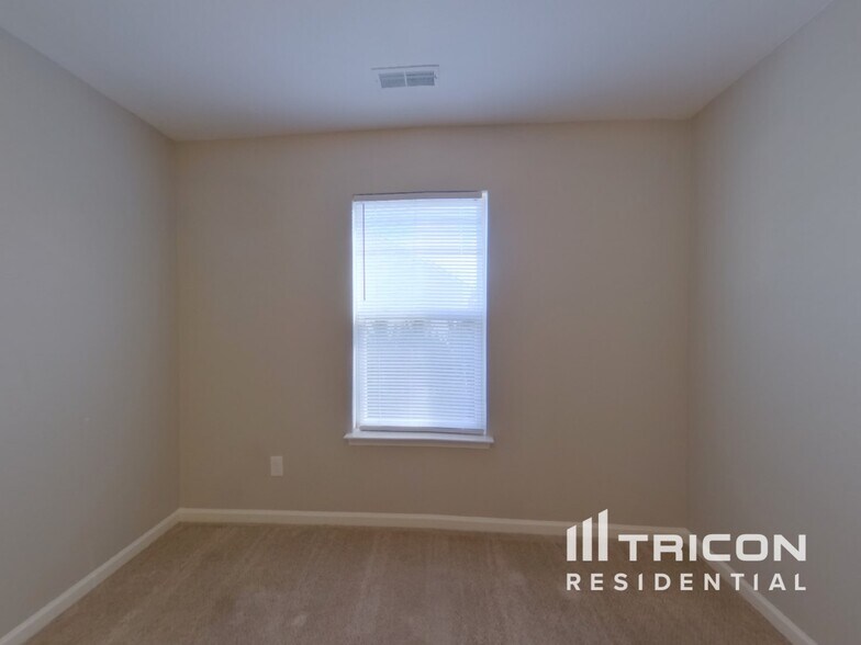 Building Photo - 8334 Rolling Meadows Ln