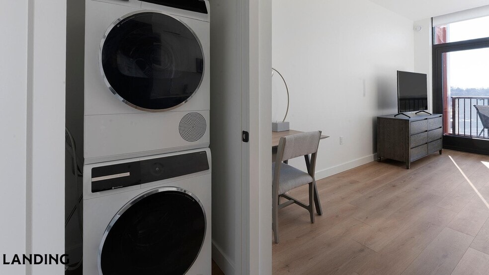 Building Photo - 632 Howard Rd SE